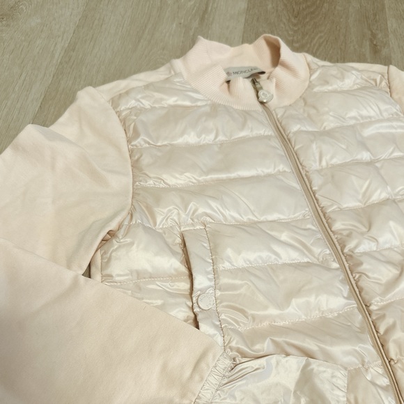 Moncler pinkish long sleeve with dawn fill in the middle front panel. Size 10 - Picture 4 of 6